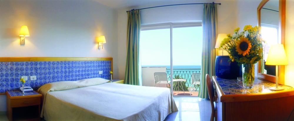 Hotel Moresco Diano Marina Ngoại thất bức ảnh