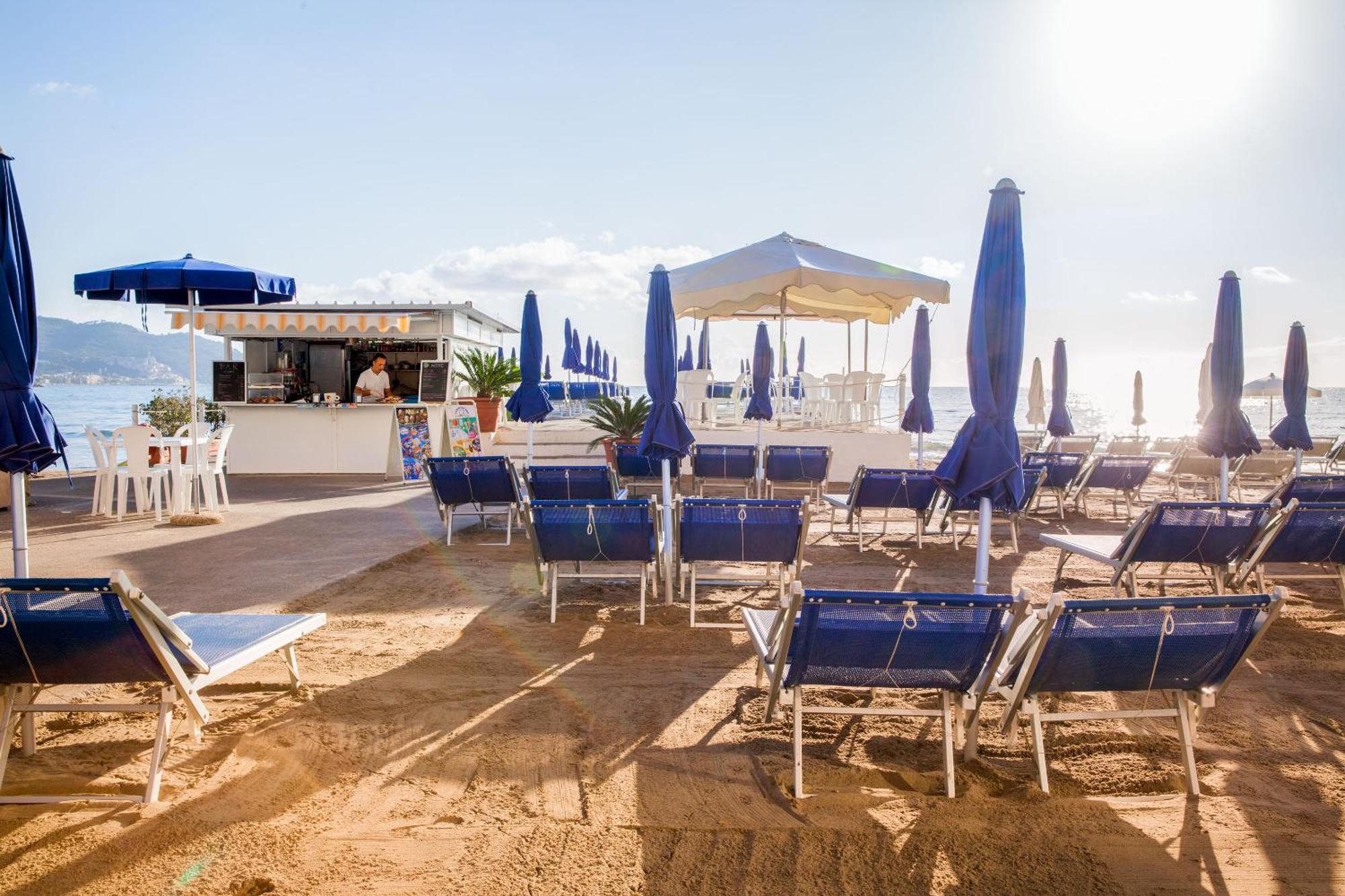 Hotel Moresco Diano Marina Ngoại thất bức ảnh
