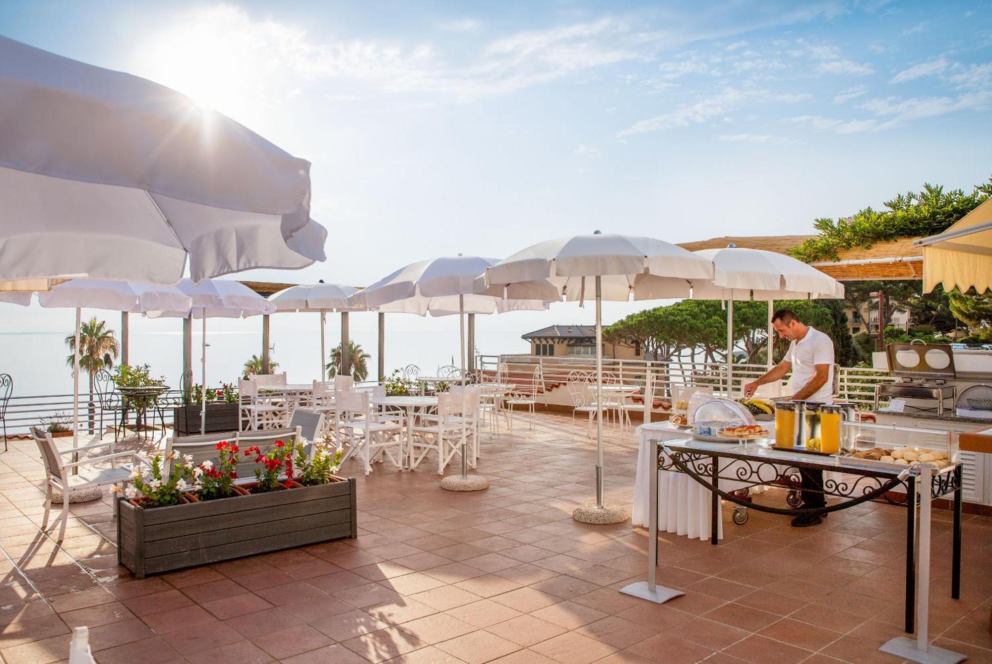 Hotel Moresco Diano Marina Ngoại thất bức ảnh