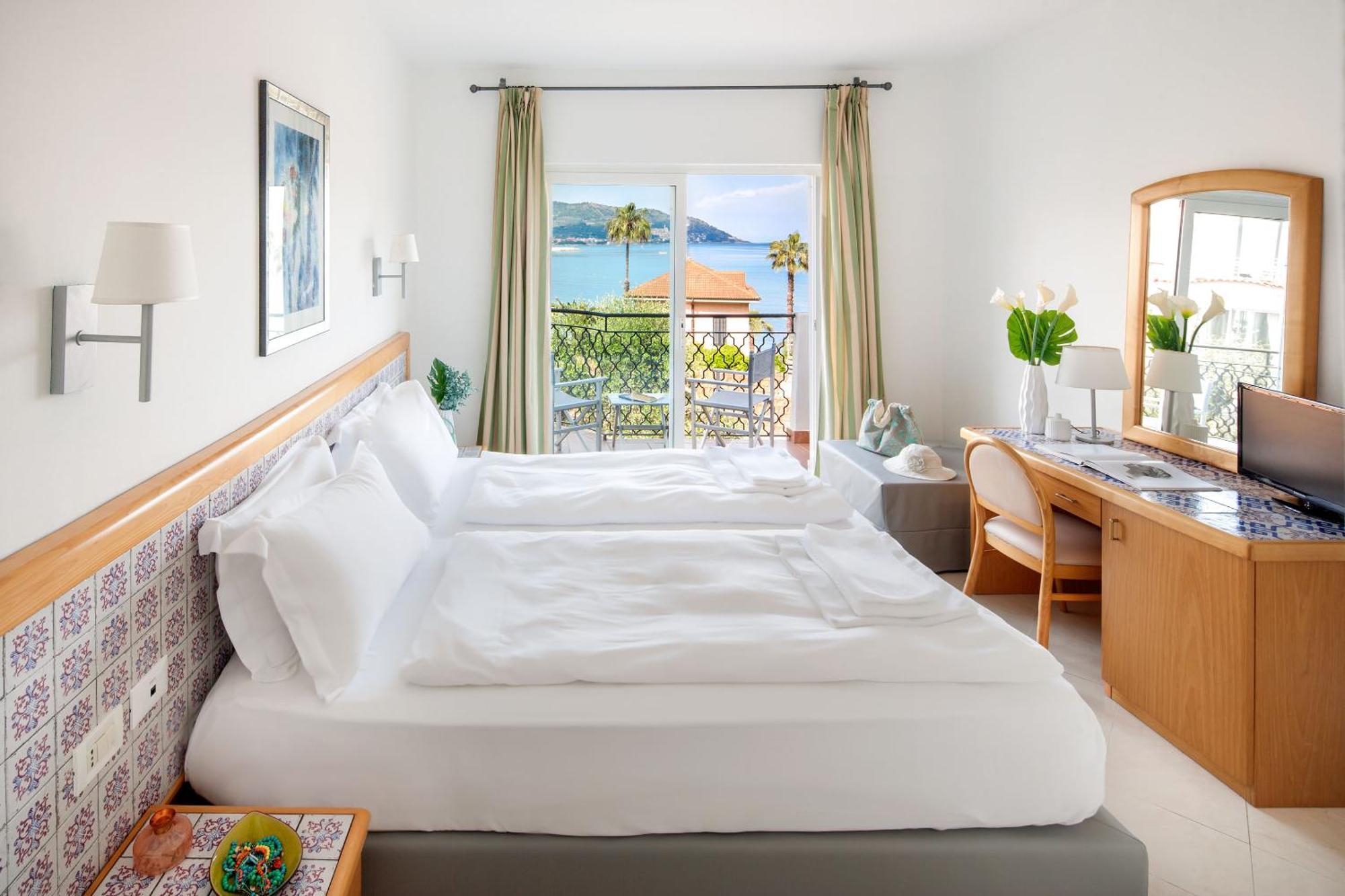 Hotel Moresco Diano Marina Ngoại thất bức ảnh