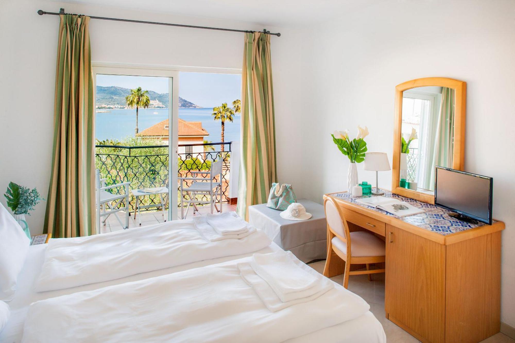 Hotel Moresco Diano Marina Ngoại thất bức ảnh