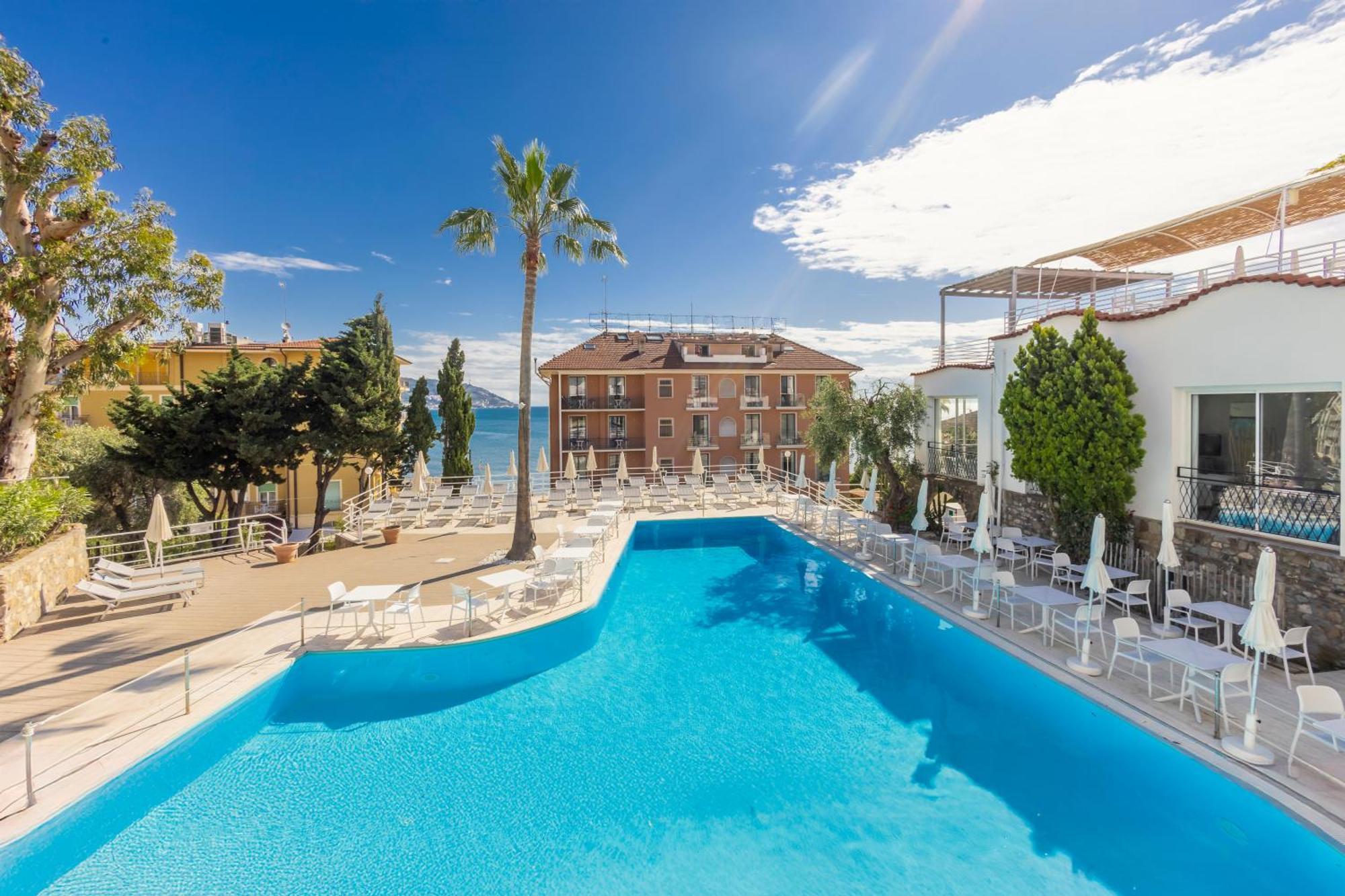 Hotel Moresco Diano Marina Ngoại thất bức ảnh