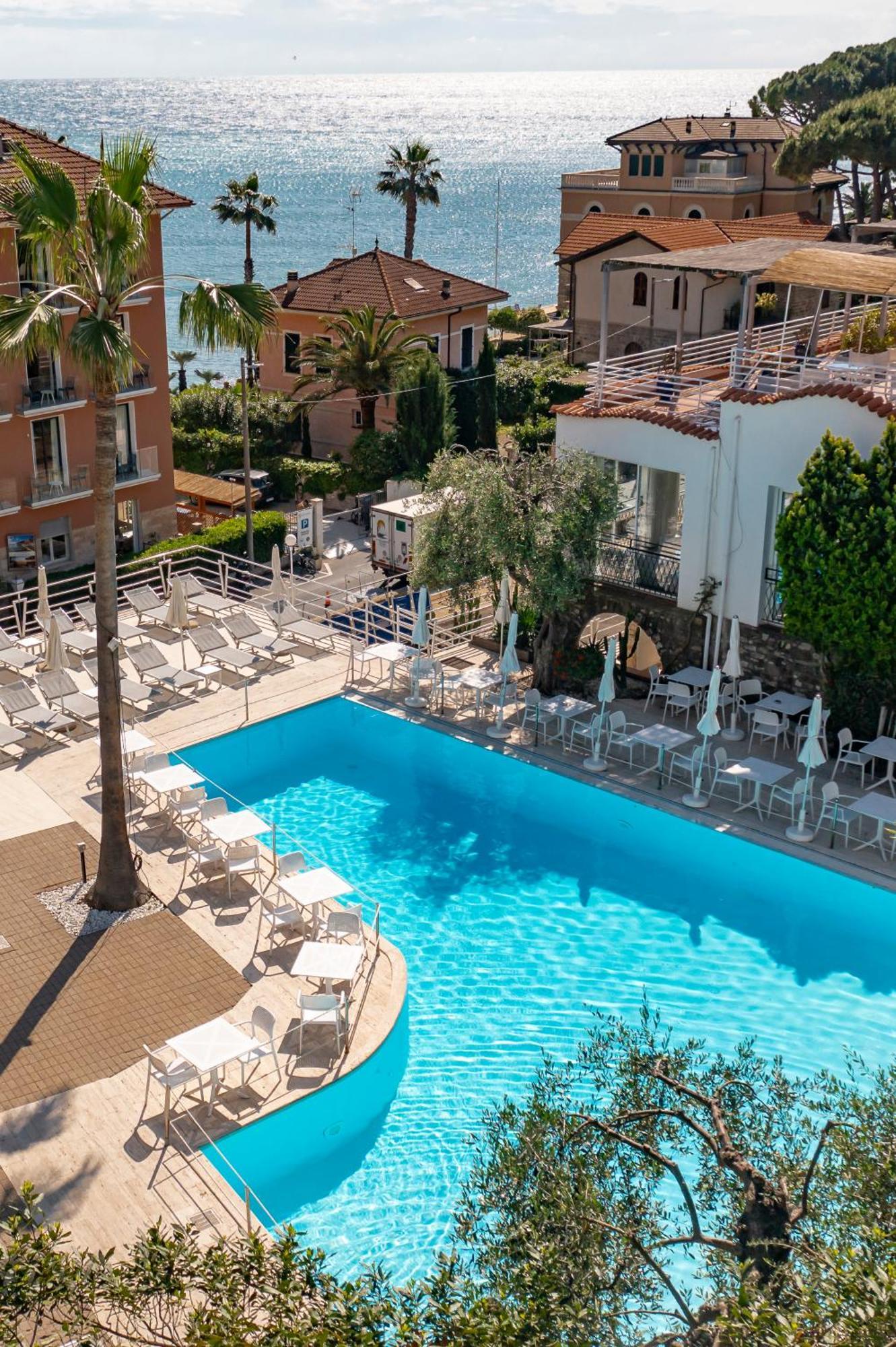 Hotel Moresco Diano Marina Ngoại thất bức ảnh
